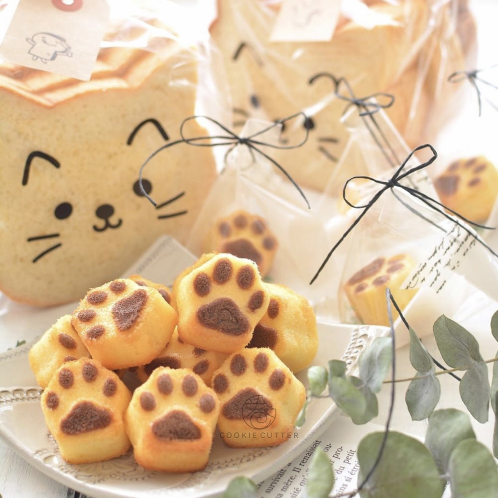 12 Cavity Cat Head Shape Cake Mold