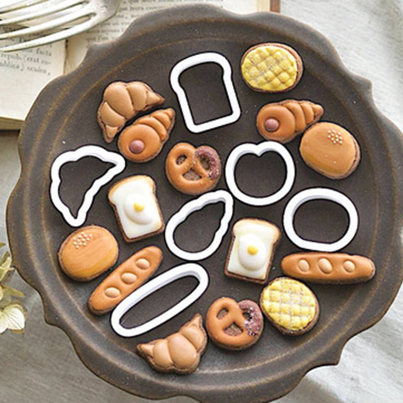 Cartoon Mini Plastic Cookie Cutter Set