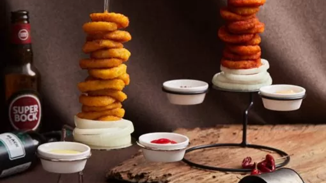 5 Fun Ways to Serve Onion Rings at Your Next Party