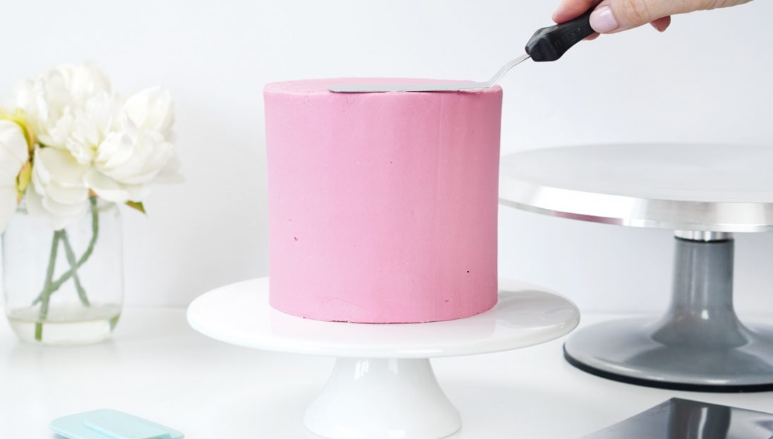 Mastering Buttercream Basics: A Guide to Perfectly Frosted Cakes